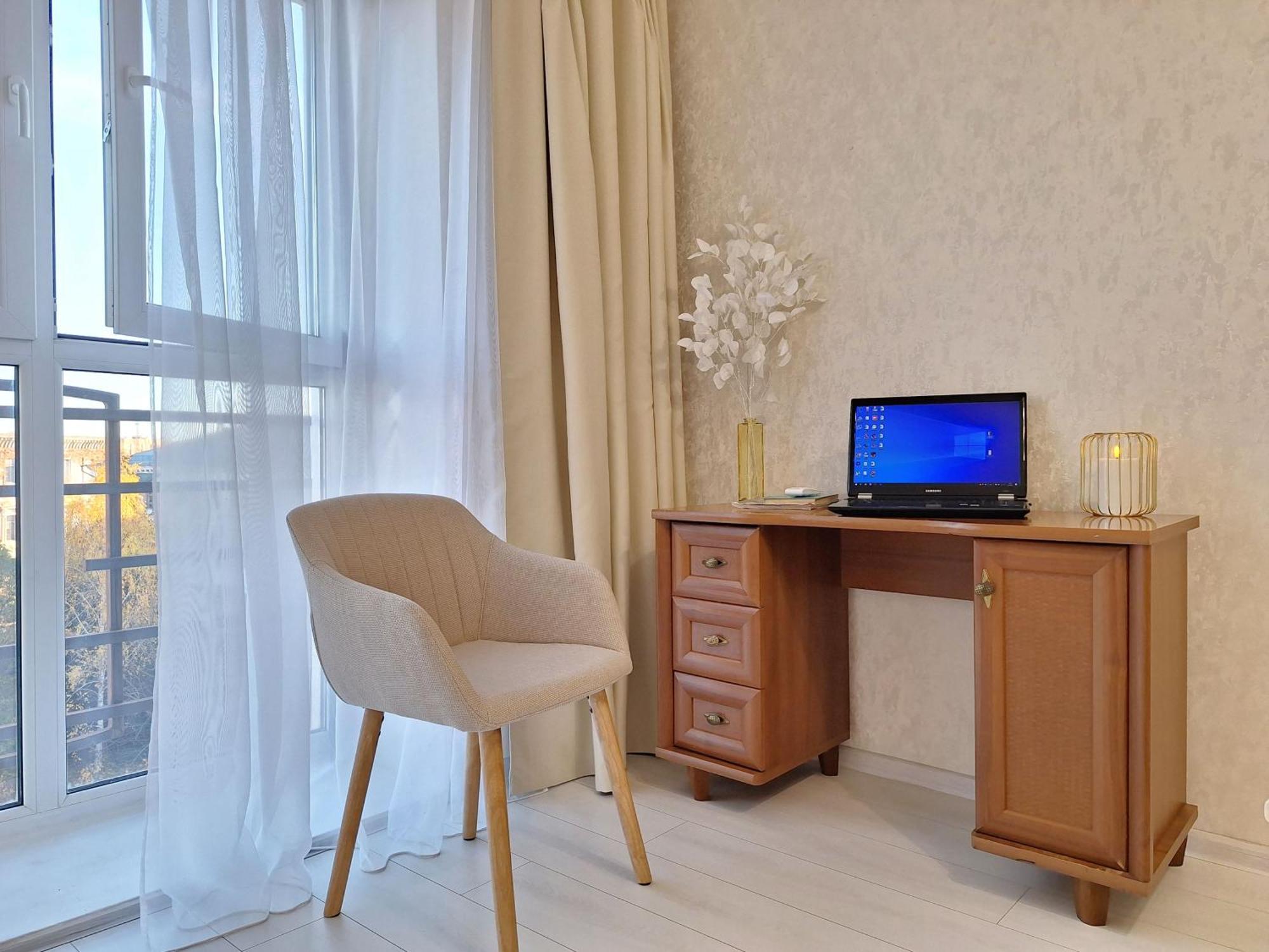 Apartment серце полтави: двокімнатна студія в центрі від Alex *